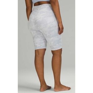 LULULEMON Ribbed Camo Wunder Under Shorts 10”